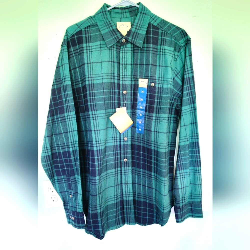 Blue Mountain - Tractor Supply - Green Button Down
